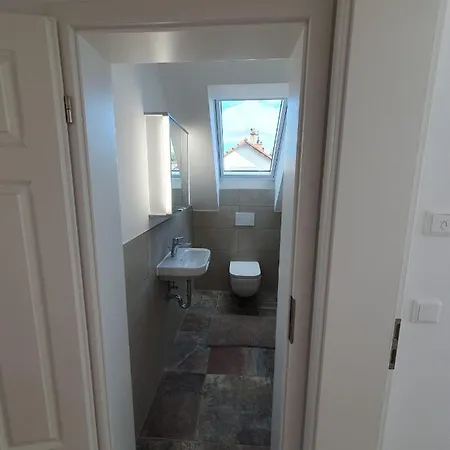 Exklusive Neubau Dachterrassenwohnung Mit Wohnungslift In Vierfamilienvilla شقة ميونيخ